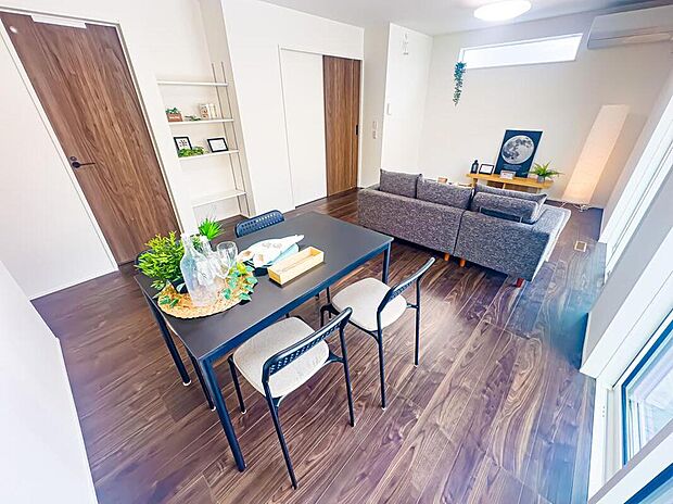 住まいには気付きがあり、住まうごとに様々な角度から違う顔を見せてくれます。新生活は小さな発見の連続です。
※現地(2026年5月)撮影