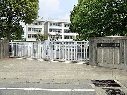 日野市立三沢中学校 1228m(徒歩16分)