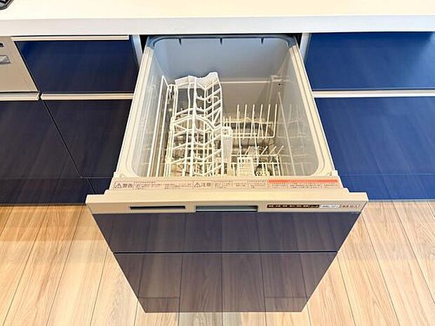 【食洗機】食後の洗い物を解決するビルトイン食洗機付きで、ゆとりのある暮らしをサポート。
