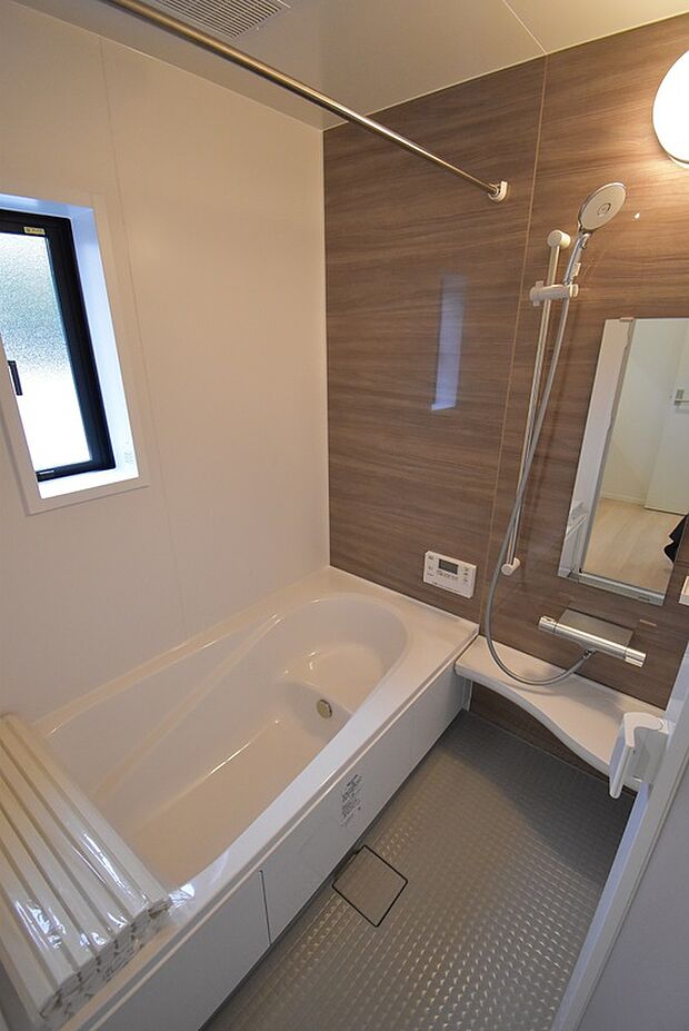 【同社施工例写真】浴室乾燥機付きでお天気の悪い日の洗濯物も安心です♪