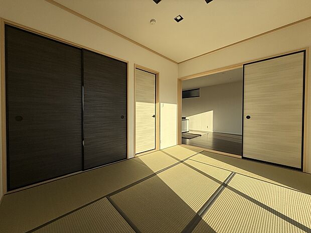 【1号棟和室】6帖のゆったりとした和室　リビングを通らずに入れるので来客も安心ですね♪