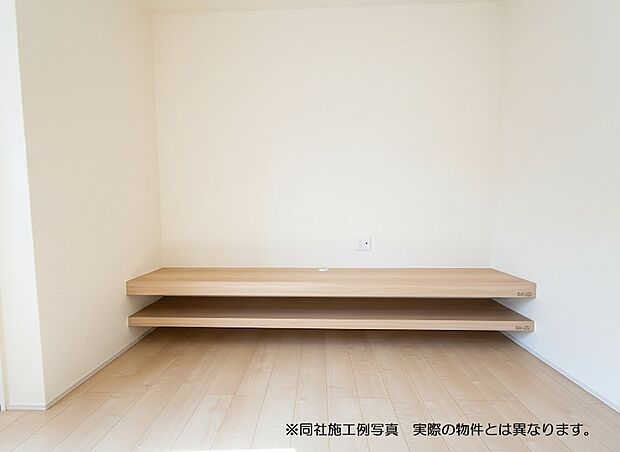 【リビングTVボード】同社施工例写真※実際の色・仕様とは異なります。