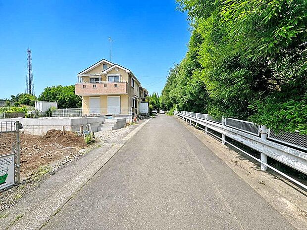 ☆☆風通しの良い住宅地☆☆ ゆとりのある住宅地 部屋の窓を開けるとそこには心地よい風が通りぬけます♪