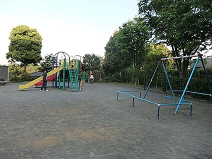 東寺尾四丁目公園 500m
