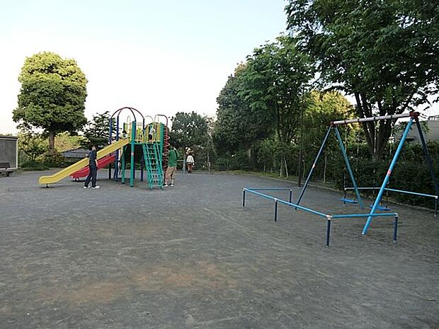 東寺尾四丁目公園（約500m）