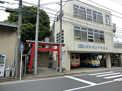秋葉幼稚園 450m