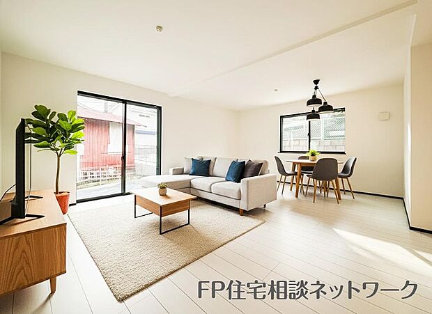 家族と過ごす時間を大切にしたい方にぴったりのゆとりある住空間です。（本画像はCGで作成しており、実際に現地に家具はおかれておりません。また価格に家具は含まれておりません。）