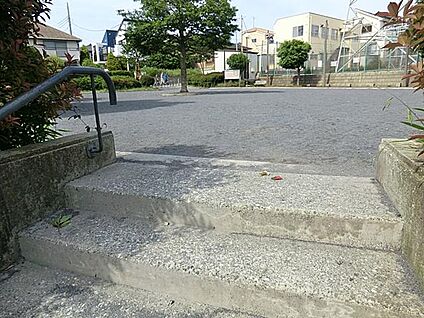 壱町ヶ谷公園 300m(4分)