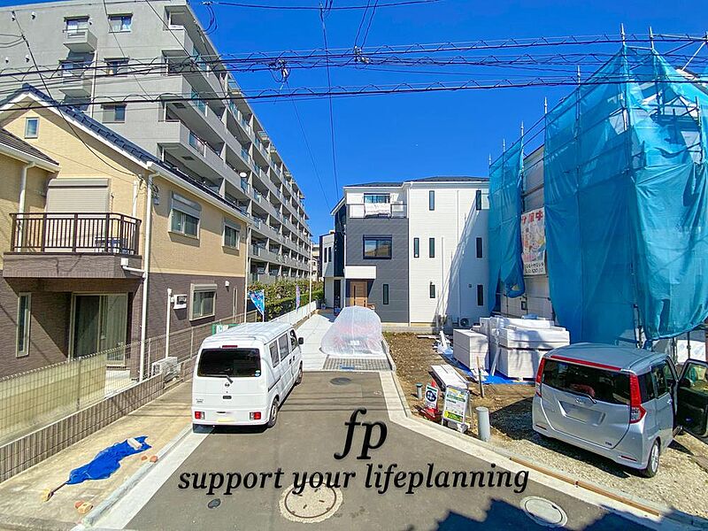 ◇外観◇  羨望の地「大倉山駅」より徒歩10分。暮らしやすさが揃うこの地に、空に向かって伸びやかに建つスタイリッシュな全4棟のデザイナーズ住宅が誕生します！