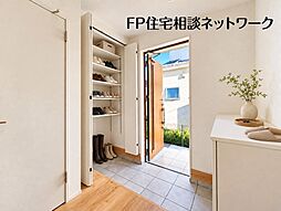 横浜市営地下鉄グリーンライン「東山田」駅 徒歩13分