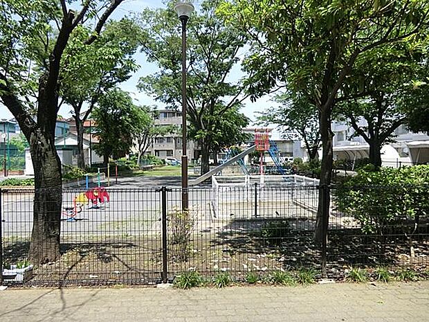 滝頭第二公園（約500m）