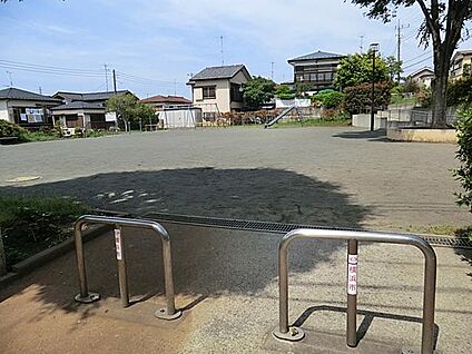 汲沢町公園 160m