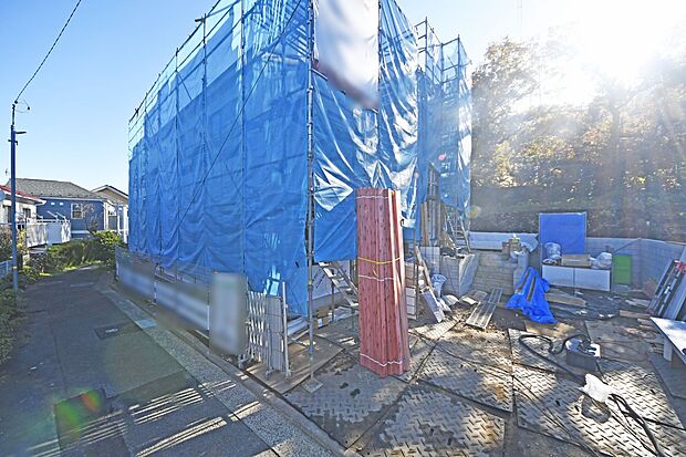 物件の陽当りや通風・仕様設備やお部屋の大きさの比較、近隣・周辺環境や街並みなど、資料には掲載していない情報が現地にはたくさんあります。 是非現地をご確認ください♪