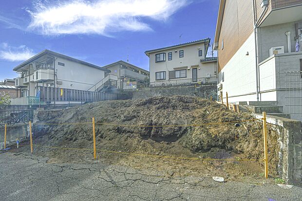 物件の陽当りや通風・仕様設備やお部屋の大きさの比較、近隣・周辺環境や街並みなど、資料には掲載していない情報が現地にはたくさんあります。  是非現地をご確認ください♪