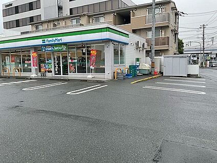 ファミリーマート横浜綱島東店 205m(3分)