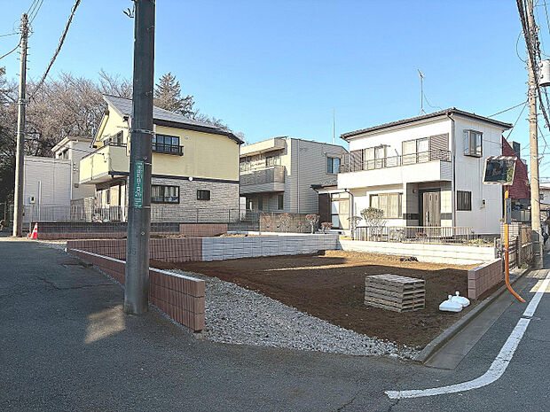 陽あたり良好な東南角地の現地！！　