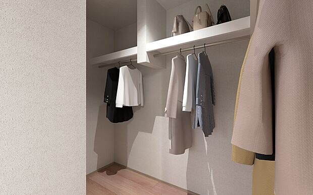 【ウォークインクローゼット│No.12 Image】大容量WIC。夫婦の洋服はもちろん、かさばるアウトドア用品やスーツケースの置き場所にも困りません。