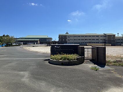 岡崎中学校 2900m(徒歩37分)
