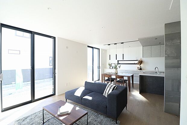 【[No.12]】20帖のLDK。家族のコミュニケーションを大切にした空間設計

 