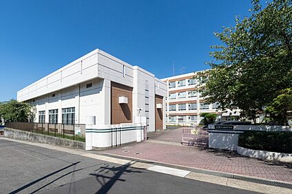 名古屋市立藤森中学校 約950m(徒歩12分)