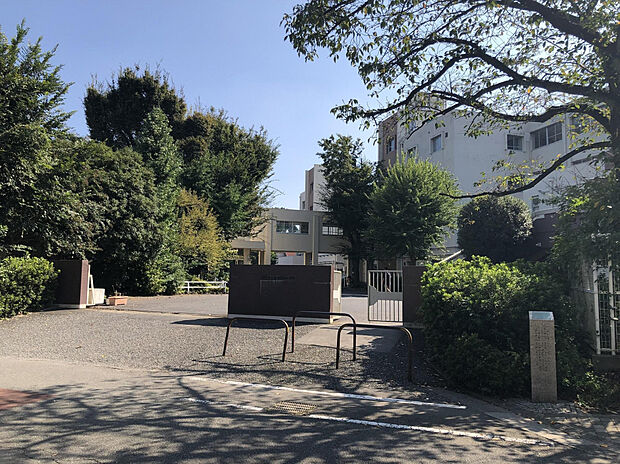 市立南白糸台小学校（約823m）