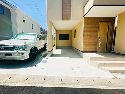 【玄関アプローチ】
