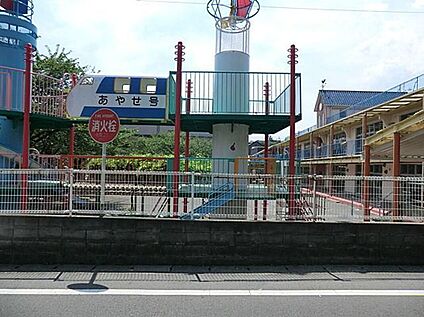 綾瀬幼稚園 254m(徒歩4分)