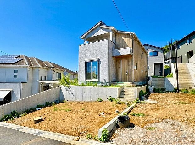 【現地外観写真】温もりのある住まいに家族が帰りたくなる家♪
