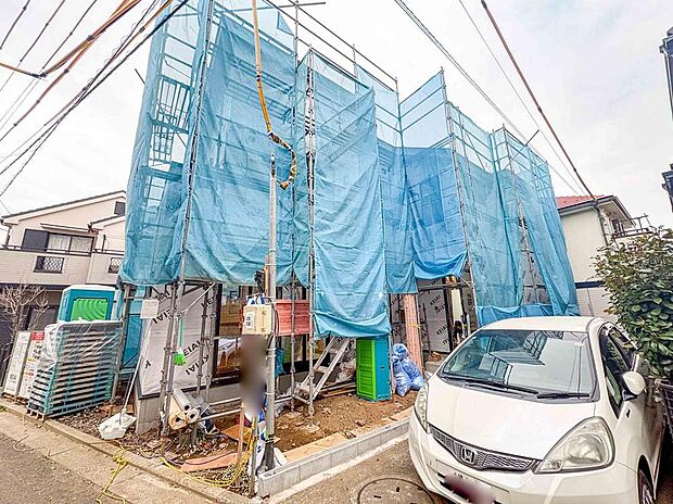 敷地内に駐車スペースを確保しており、家族の車の出し入れもスムーズです。