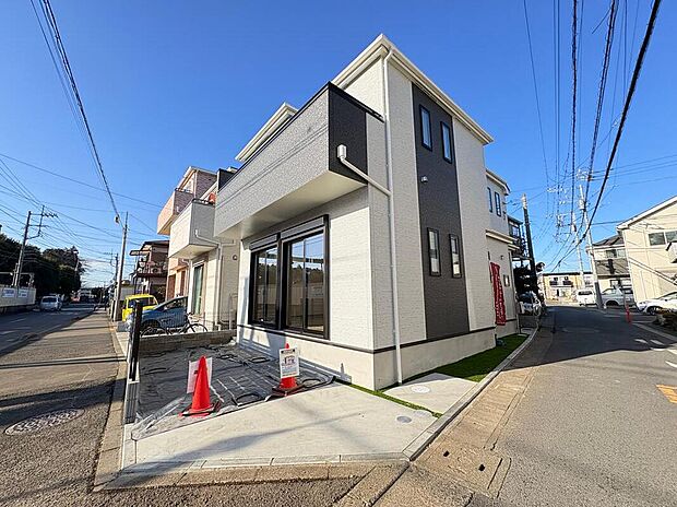 角地ならではの開放感があり、風通し・日当たりともに良好な立地です。