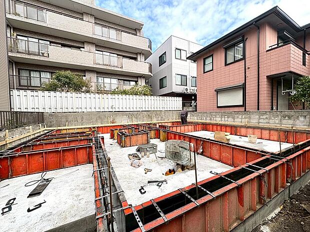 【現地外観写真】夢が形になる、はじまりの景色。まもなく理想の住まいが形を現します♪