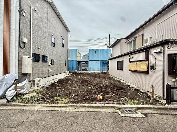 【現地写真】スーパー徒歩6分、コンビニ徒歩4分、ドラッグストア徒歩7分と毎日の買い物に便利な施設が充実しています♪