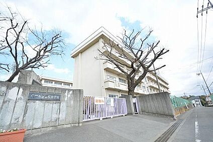 座間市立栗原中学校 1000m(徒歩13分)