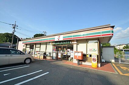セブンイレブン川崎麻生千代ケ丘6丁目店 950m(徒歩12分)