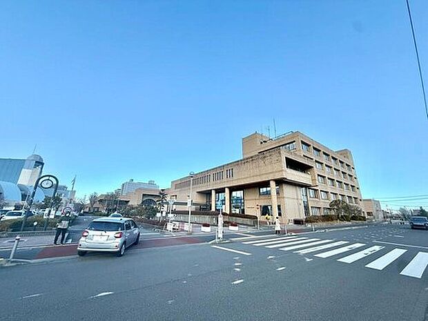 伊勢原市役所（約800m）
