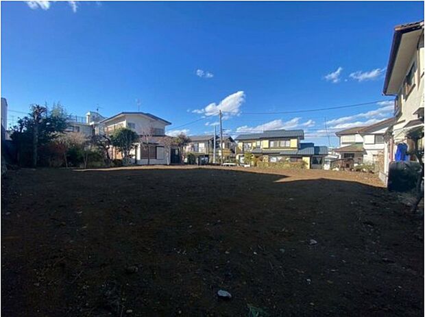 【現地土地写真】【平坦地×整形地×眺望良好】
■家づくりの自由度が高く、将来にわたって暮らしやすい好条件が揃う邸宅地。