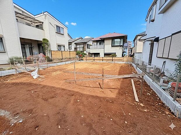 ◇◆外観◆◇
長期優良住宅認定の安心品質。長く快適に住み続けられる住まいとして、耐久性や快適性にも配慮された設計が魅力です。将来を見据えた住まいづくりで、家族の暮らしをしっかりと支えてくれます。