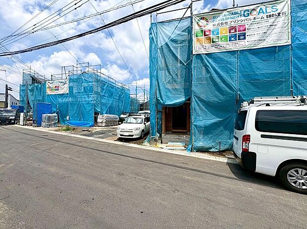 ◇◆分譲の街並み◆◇　新しい街並みが形を現し始めています。上棟を終え、ここから理想の住まいへと一歩ずつ変化していく様子を、ぜひ現地で体感してみませんか。