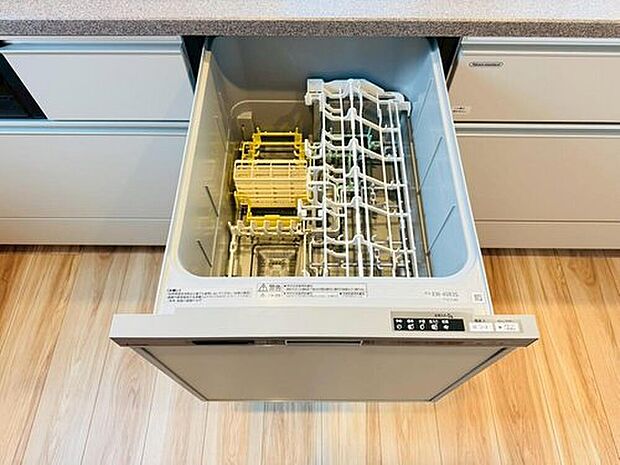 【◇◆食洗機◆◇】家事が時短でき、肌にやさしい食洗機付♪忙しい毎日の家事が楽になる、あって助かる設備です！【同仕様写真】