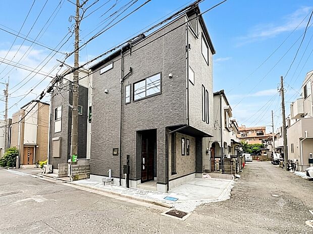 車の通行が少ないので、静かな住環境を維持することができます。＊CGにより晴天加工しております。