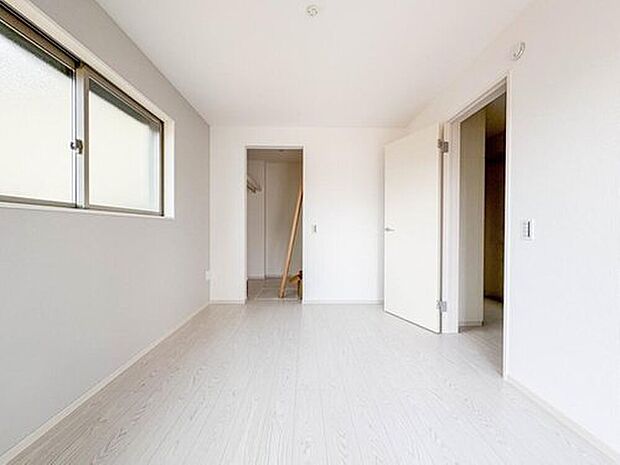 【3号棟【寝室6帖】】シンプルな内装はおしゃれのポイントです。シンプルは華美より飽きがこないからです。色や模様でおしゃれ感をだす。それがシンプルイズビューティーです。