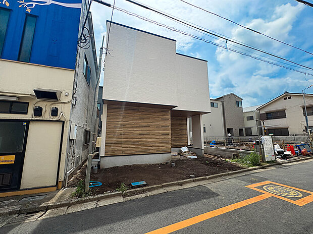【現地外観写真】家の良し悪しだけでなく周辺環境も重要なポイント。