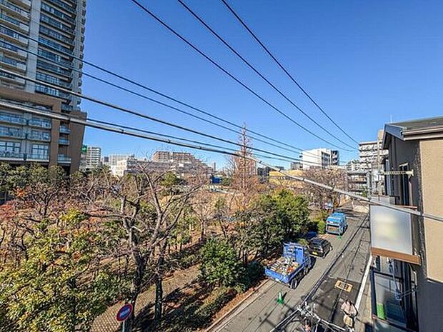 【眺望】眺望や窓からの景色が良いと、家で過ごす時間も快適です。