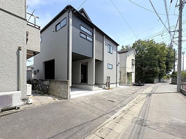【外観 公道6ｍ】
制震ダンパー採用の安心構造！駐車2台・4LDK（2階4部屋）対応設計・税制優遇メリットの長期優良住宅