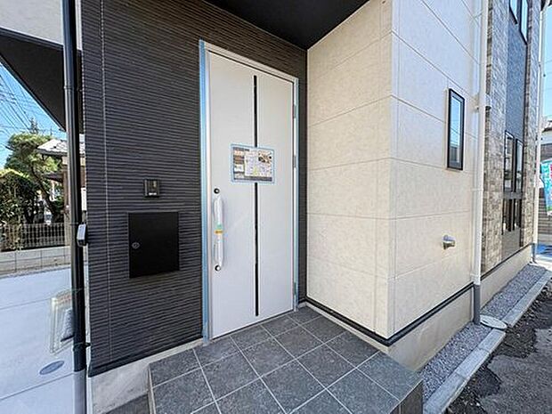 【【玄関】】玄関はおうちの顔と言われます。玄関アプローチは、外観デザインの印象を左右します。