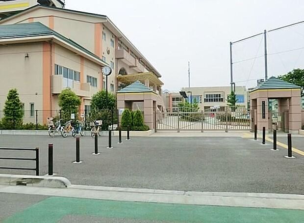 さいたま市立辻南小学校(約1,400m)