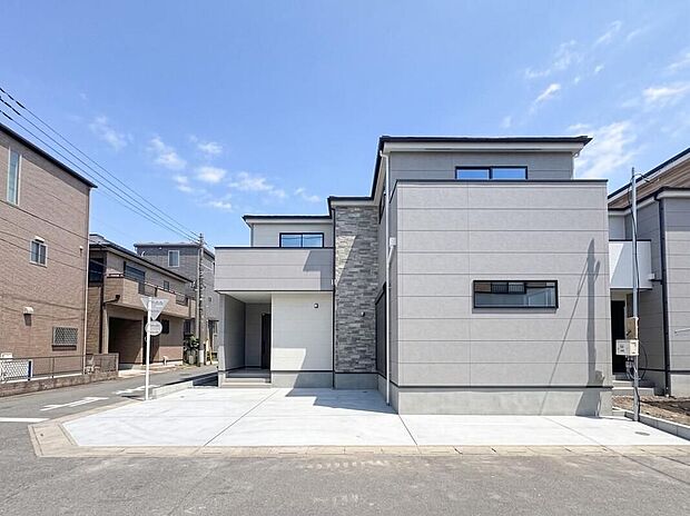 南浦和駅最寄り4799万円～！ ZEH水準の新築分譲住宅全3棟。18帖超のゆとりあるリビング空間と、家事を劇的にラクにする水廻り集中動線が魅力！※AiCG加工しております