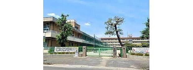 さいたま市立大砂土中学校(約581m)