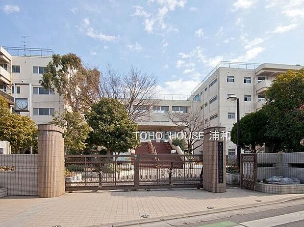 さいたま市立上大久保中学校（約687m）