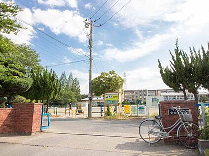 さいたま市立宮前小学校 951ｍ(徒歩12分)